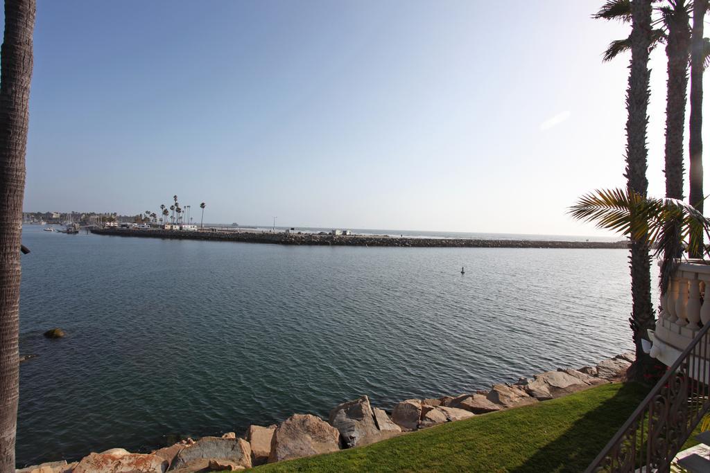 Oceanside Marina Suites - A Waterfront Hotel Exterior photo