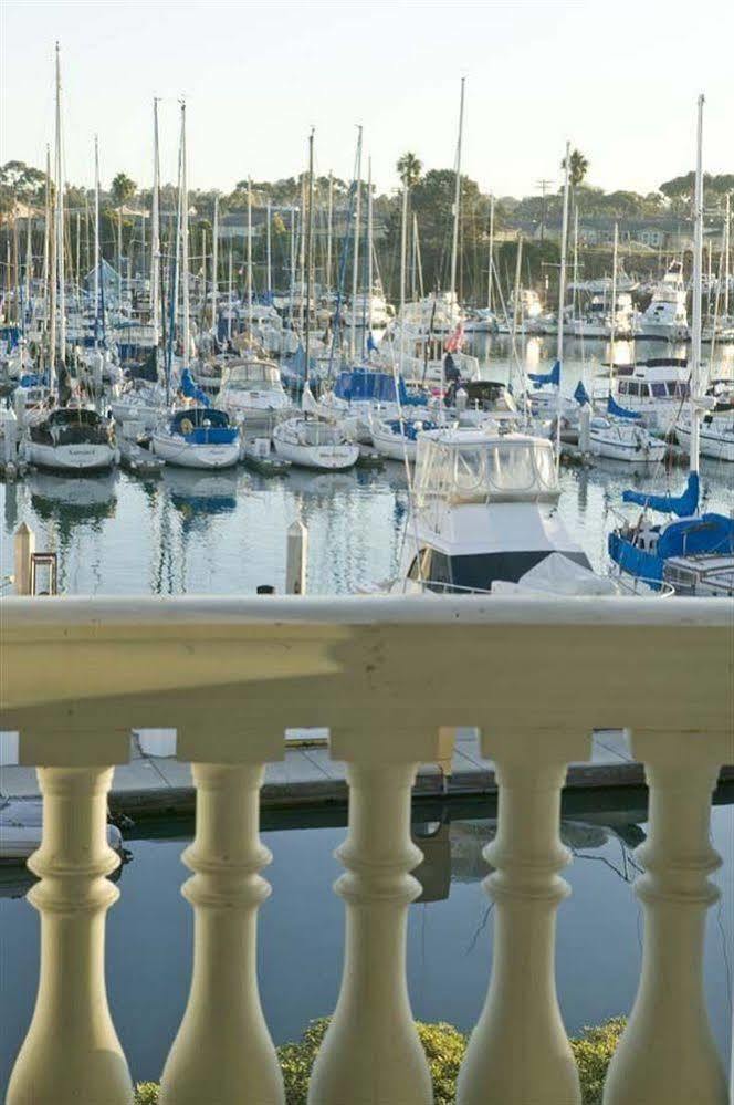 Oceanside Marina Suites - A Waterfront Hotel Exterior photo